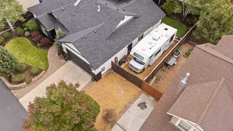 View/Area - 61160 Hilmer Creek Dr, Bend, OR 97702 photo 2 of 17