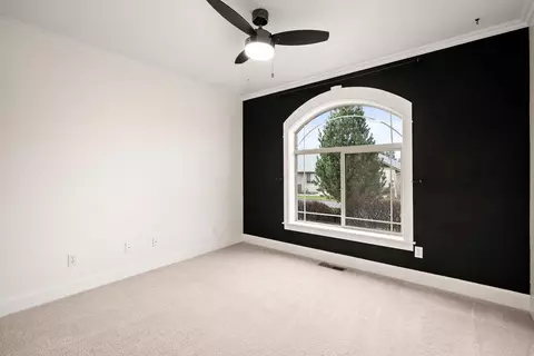 Bedroom - 61160 Hilmer Creek Dr, Bend, OR 97702 photo 3 of 5