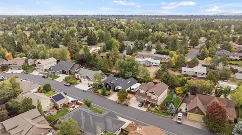View/Area - 61160 Hilmer Creek Dr, Bend, OR 97702 photo 4 of 17