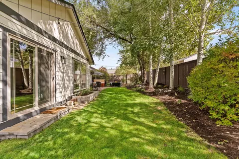 Exterior - 61160 Hilmer Creek Dr, Bend, OR 97702 photo 10 of 13