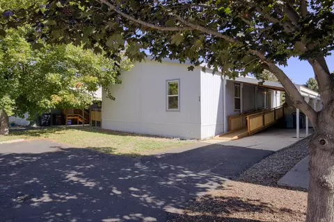 1201 SW 28th St #24, Redmond, OR 97756