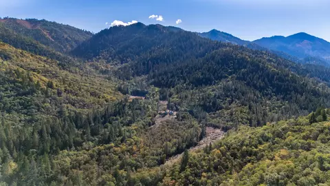 379 Savage Creek Rd, Grants Pass, OR 97527