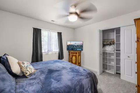 Bedroom - 15943 Cascade Ln, La Pine, OR 97739 photo 4 of 5