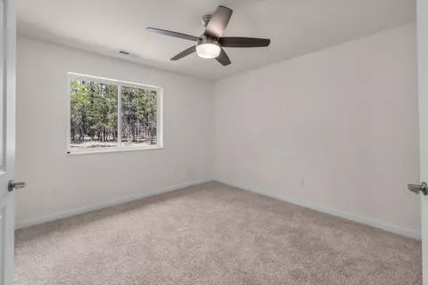 Bedroom - 15943 Cascade Ln, La Pine, OR 97739 photo 5 of 5