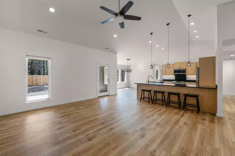 Living - 15943 Cascade Ln, La Pine, OR 97739 photo 1 of 6