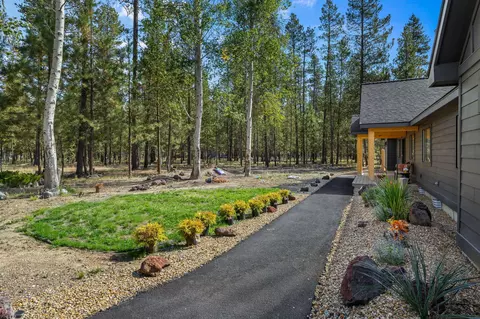 Exterior - 15943 Cascade Ln, La Pine, OR 97739 photo 4 of 8