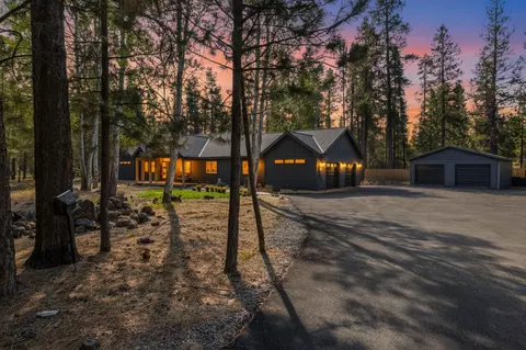 Exterior - 15943 Cascade Ln, La Pine, OR 97739 photo 3 of 8