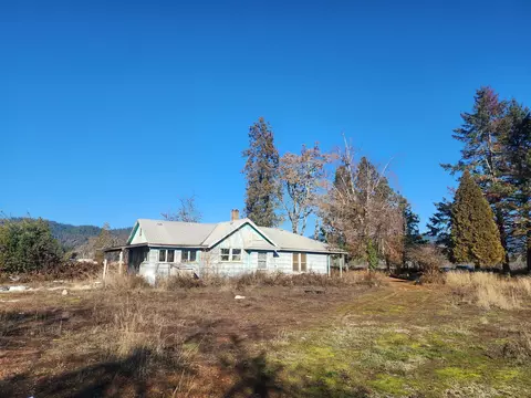 1940 White School House Rd, Cave Junction, OR 97523