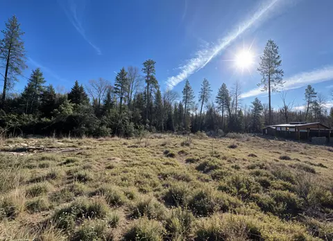 274 Maureen Dr, Cave Junction, OR 97523