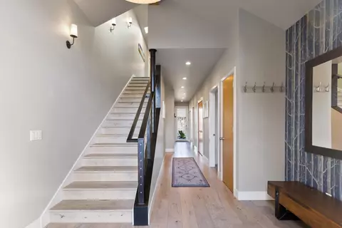 Entry Way - 19120 Gateway Loop, Bend, OR 97702 photo 1 of 2