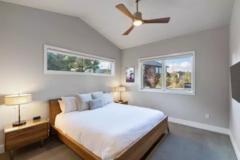 Bedroom - 19120 Gateway Loop, Bend, OR 97702 photo 5 of 8