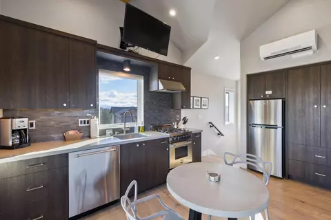Kitchen - 19120 Gateway Loop, Bend, OR 97702 photo 1 of 4