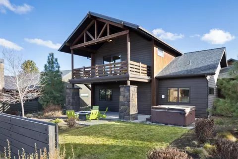 Exterior - 19120 Gateway Loop, Bend, OR 97702 photo 4 of 6