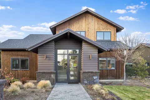 Exterior - 19120 Gateway Loop, Bend, OR 97702 photo 3 of 6