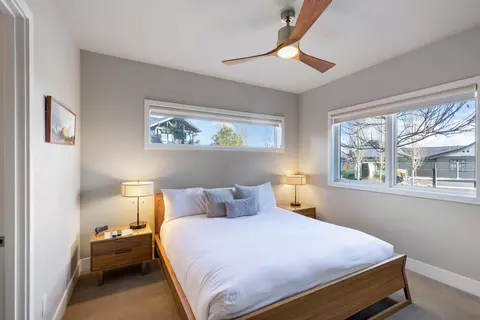 Bedroom - 19120 Gateway Loop, Bend, OR 97702 photo 2 of 8