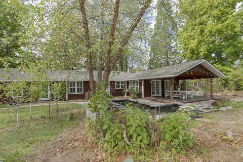 425 S Modoc Ave, Medford, OR 97504