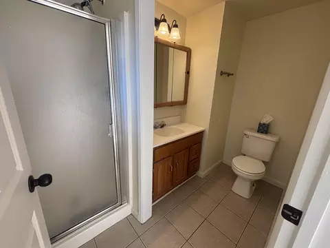 Bath - 124 Paxon Ave, Eagle Point, OR 97524 photo 1 of 2