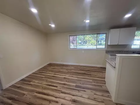 Living - 124 Paxon Ave, Eagle Point, OR 97524 photo 3 of 4