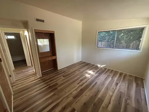 Bedroom - 124 Paxon Ave, Eagle Point, OR 97524 photo 2 of 2