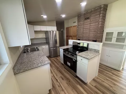 Kitchen - 124 Paxon Ave, Eagle Point, OR 97524 photo 1 of 3