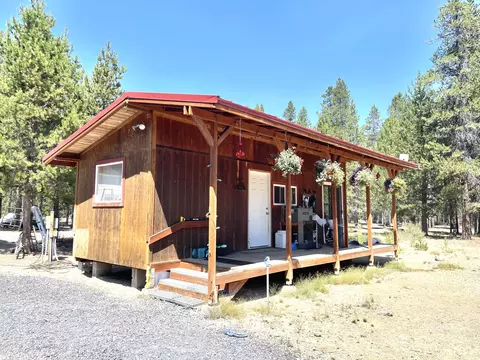 128226 Monk Ln, Crescent Lake, OR 97733