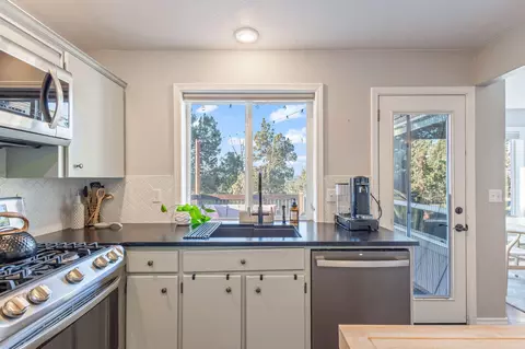 65140 78th St, Bend, OR 97703 photo 10