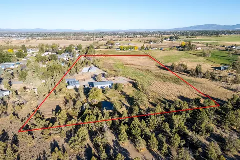 1991 NW 35th St, Redmond, OR 97756