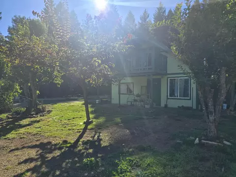 Exterior - 362 Crest Dr, Cave Junction, OR 97523 photo 2 of 3