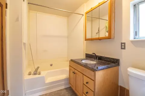 Bath - 362 Crest Dr, Cave Junction, OR 97523 photo 1 of 2