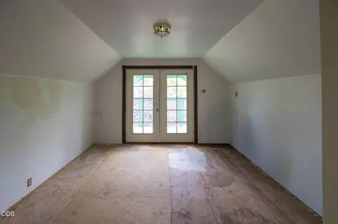 Bedroom - 362 Crest Dr, Cave Junction, OR 97523 photo 1 of 2