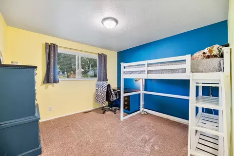 Bedroom - 2795 Ball Rd, Eagle Point, OR 97524 photo 1 of 4