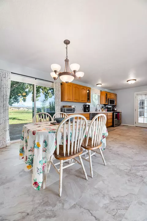 Dining - 2795 Ball Rd, Eagle Point, OR 97524 photo 2 of 2