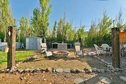 Exterior - 2795 Ball Rd, Eagle Point, OR 97524 photo 7 of 9