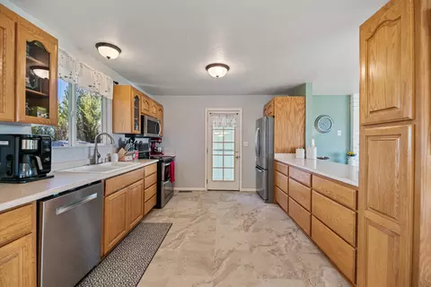 Kitchen - 2795 Ball Rd, Eagle Point, OR 97524 photo 1 of 1