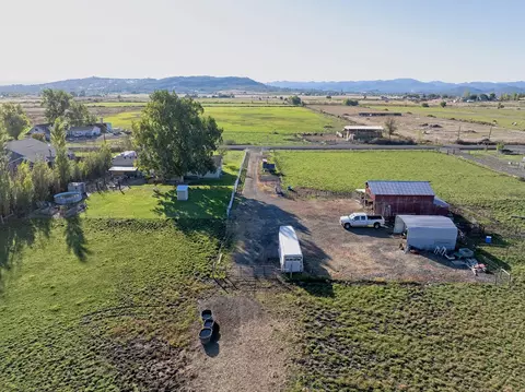 View/Area - 2795 Ball Rd, Eagle Point, OR 97524 photo 1 of 2