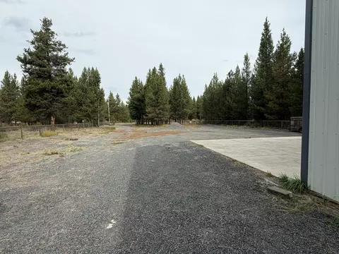 17037 Downey Rd, Bend, OR 97707 photo 9