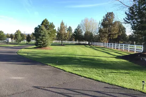 Exterior - 61416 Cougar Trl, Bend, OR 97701 photo 9 of 15