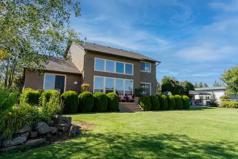 Exterior - 61416 Cougar Trl, Bend, OR 97701 photo 6 of 15