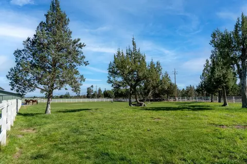 Exterior - 61416 Cougar Trl, Bend, OR 97701 photo 12 of 15