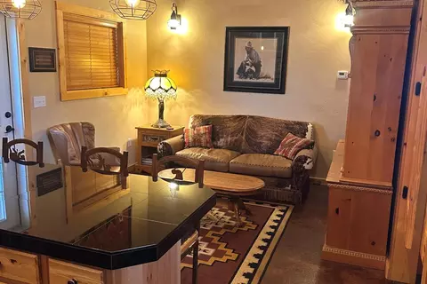 Living - 61416 Cougar Trl, Bend, OR 97701 photo 5 of 5