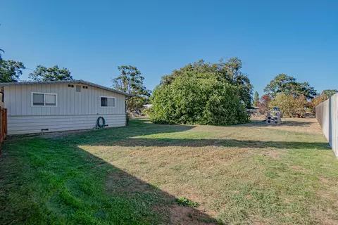 614 W Gregory Rd, Central Point, OR 97502 photo 17
