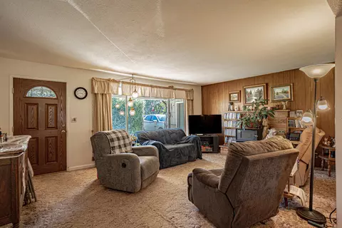 614 W Gregory Rd, Central Point, OR 97502 photo 6