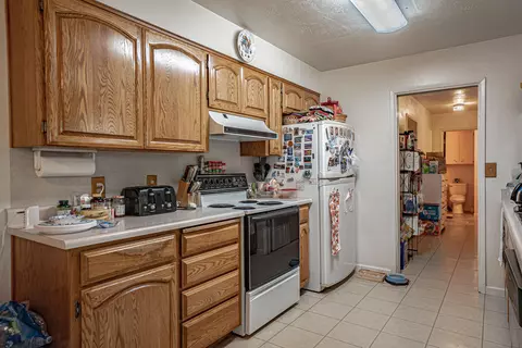 614 W Gregory Rd, Central Point, OR 97502 photo 2