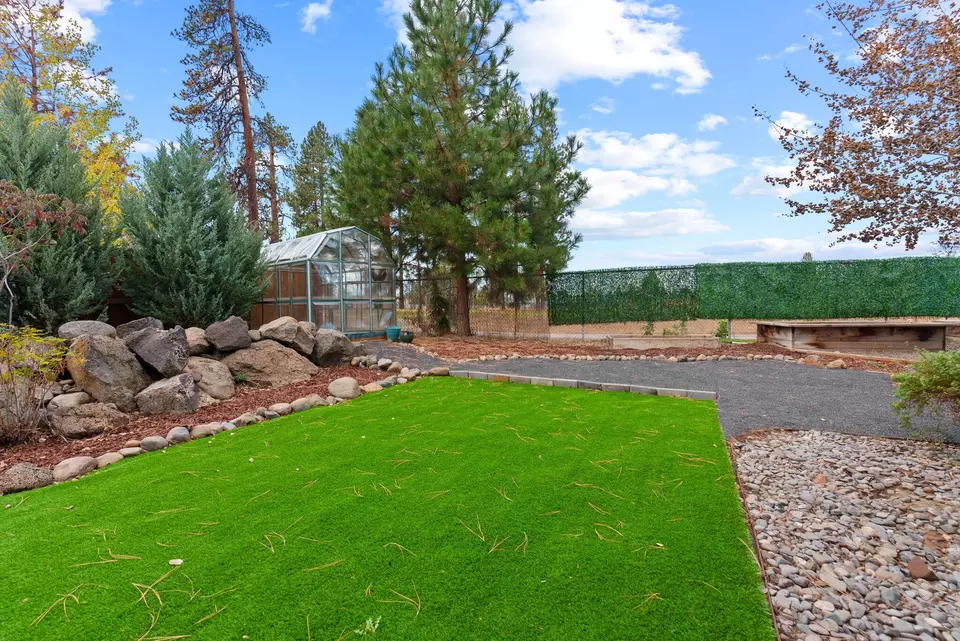 Exterior - 450 S Timber Creek Dr, Sisters, OR 97759 photo 10 of 15