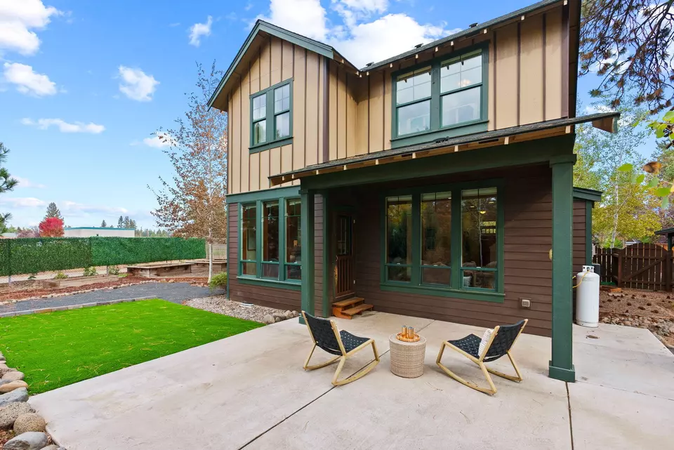 Exterior - 450 S Timber Creek Dr, Sisters, OR 97759 photo 7 of 15