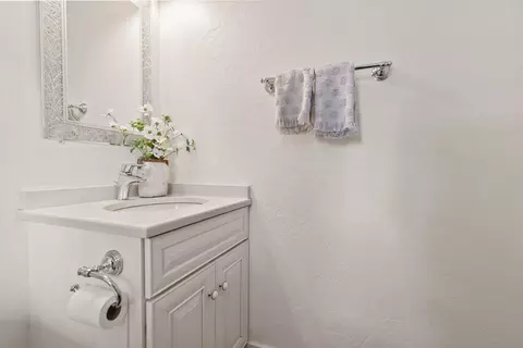 Bath - 450 S Timber Creek Dr, Sisters, OR 97759 photo 1 of 6