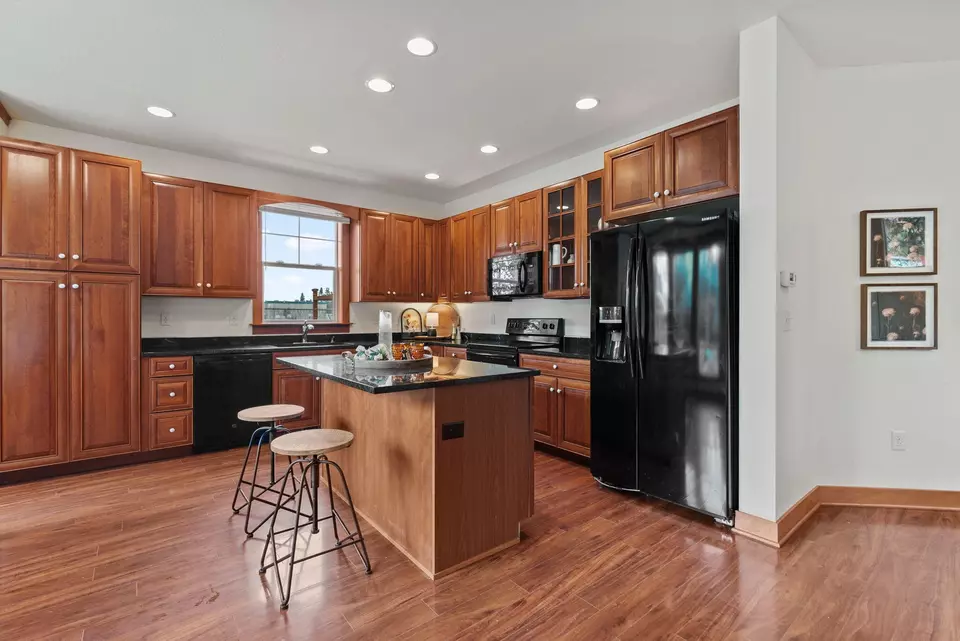 Kitchen - 450 S Timber Creek Dr, Sisters, OR 97759 photo 3 of 6