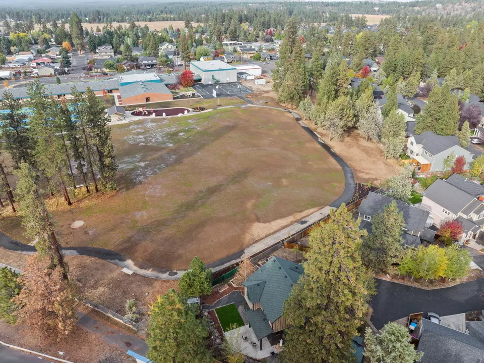 View/Area - 450 S Timber Creek Dr, Sisters, OR 97759 photo 4 of 5