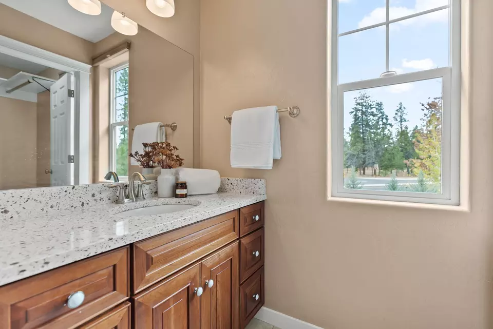 Bath - 450 S Timber Creek Dr, Sisters, OR 97759 photo 3 of 6