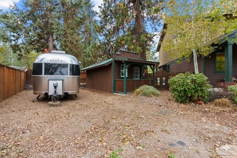 Exterior - 450 S Timber Creek Dr, Sisters, OR 97759 photo 3 of 15